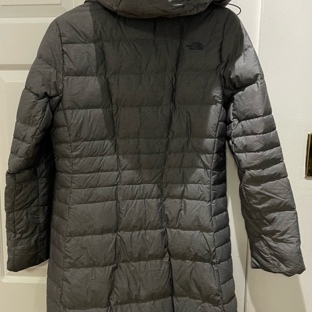 Beautiful insulted water proof coat size 🌹Medium - Picture 3 of 5